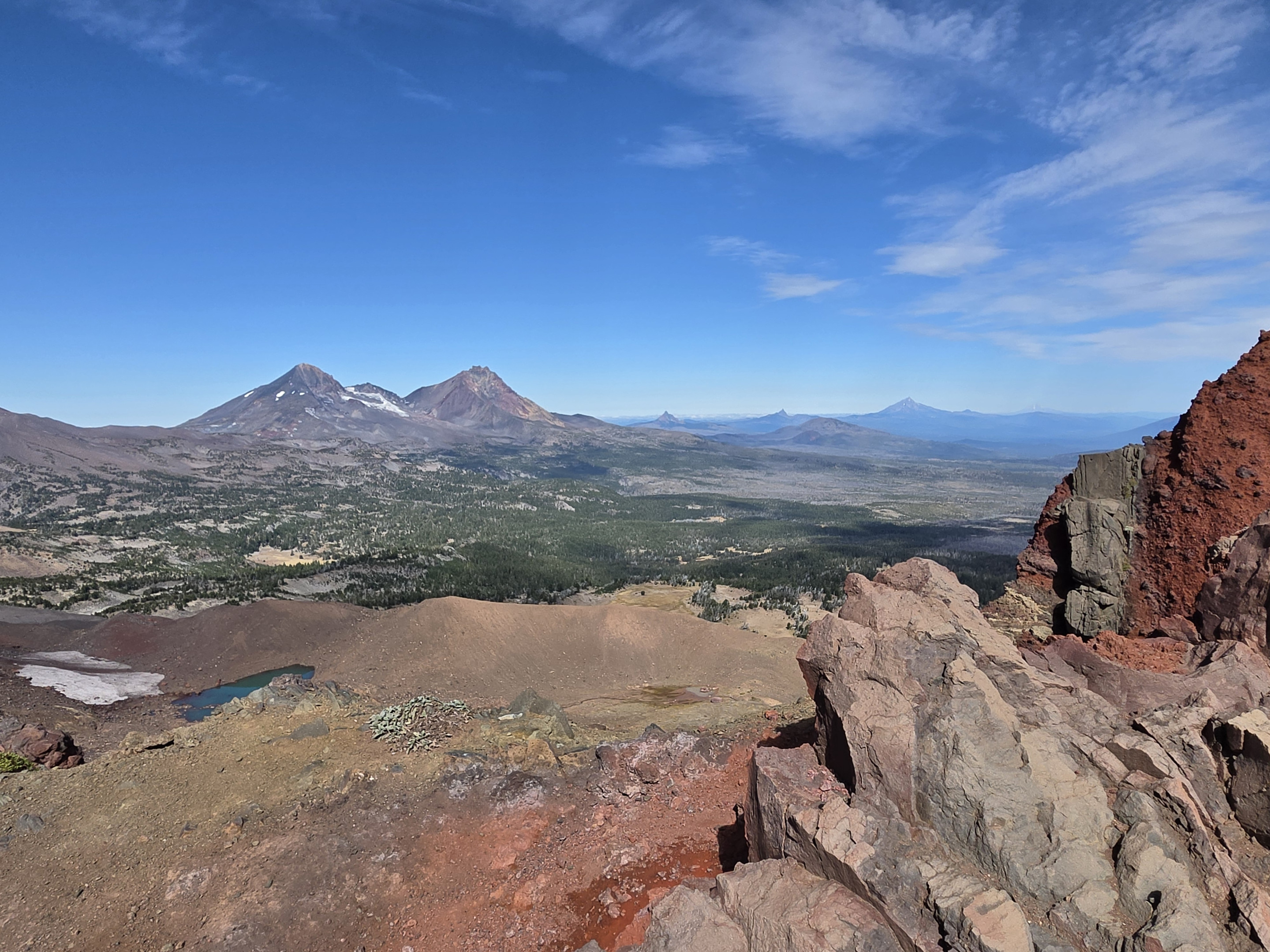 Clear September skies opened long views north along the Cascade Range.